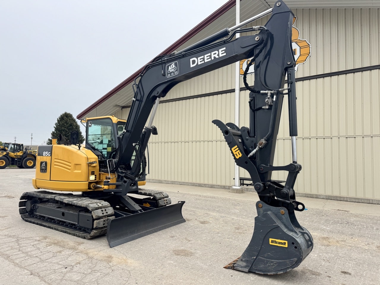 Photo of a 2020 John Deere 85G THMB