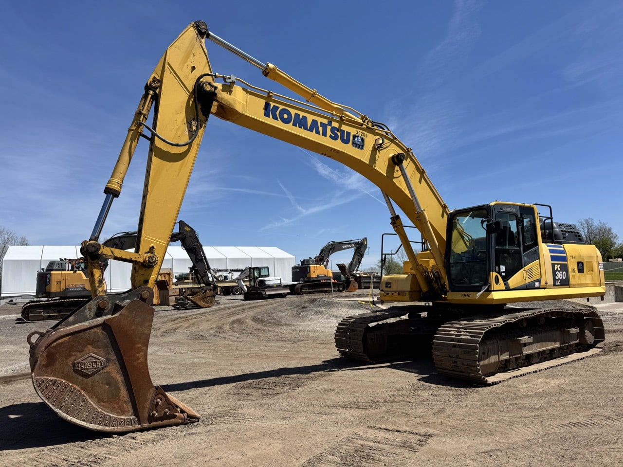 Photo of a  Komatsu PC360LC-11