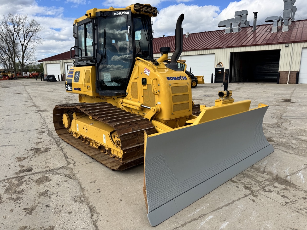 Photo of a 2023 Komatsu D39PX-24
