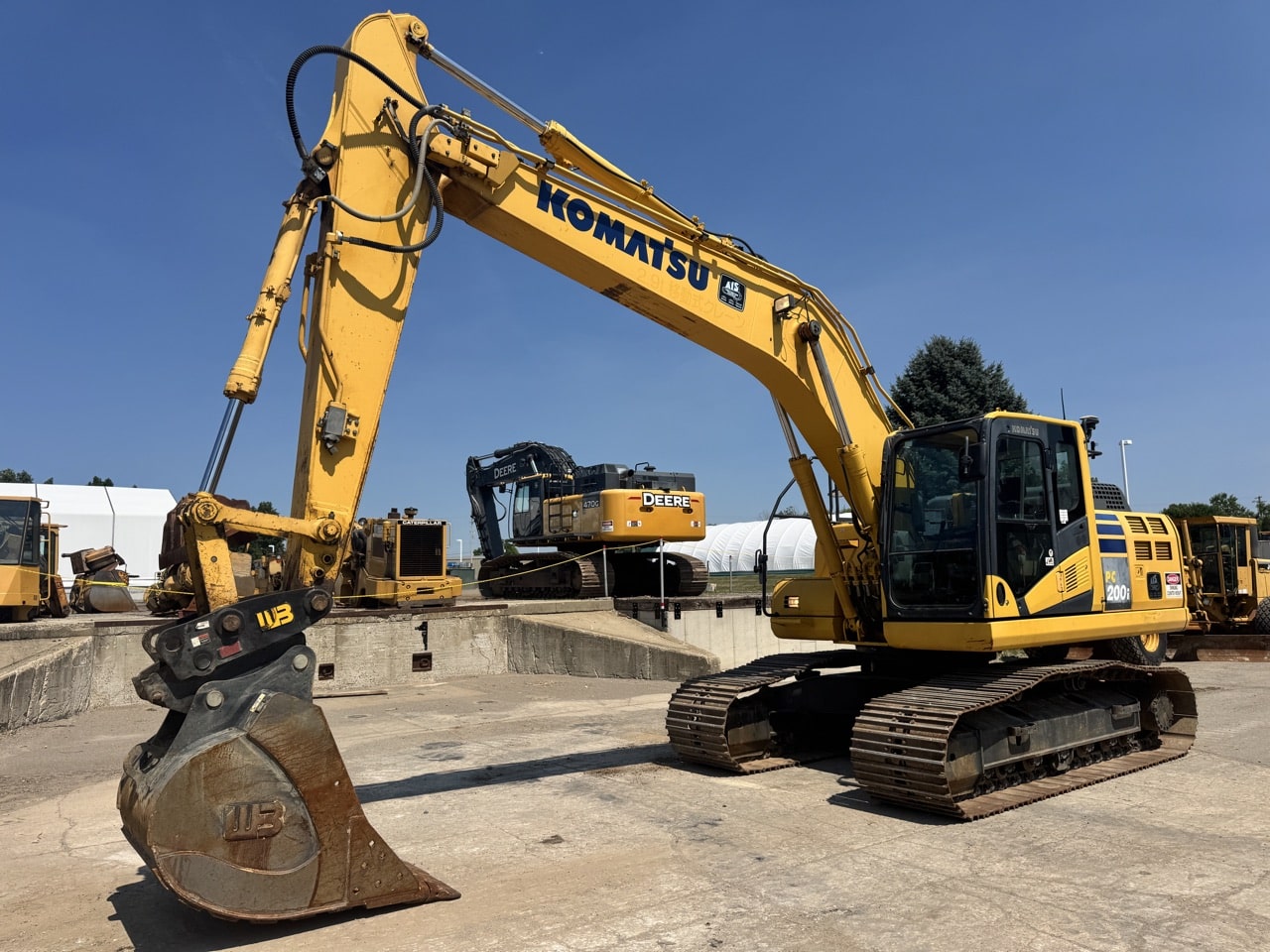 Photo of a 2014 Komatsu PC200I-10