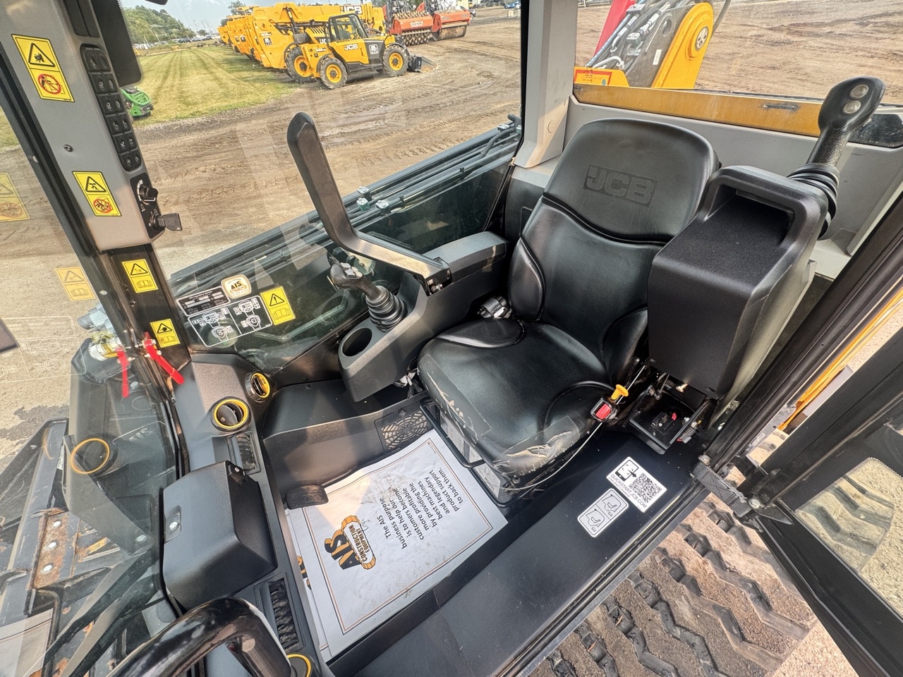 2024 JCB 3TS-8T