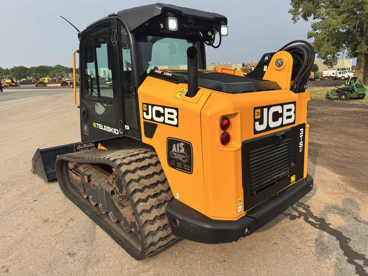 2024 JCB 3TS-8T