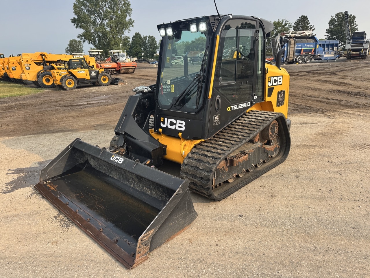 2024 JCB 3TS-8T