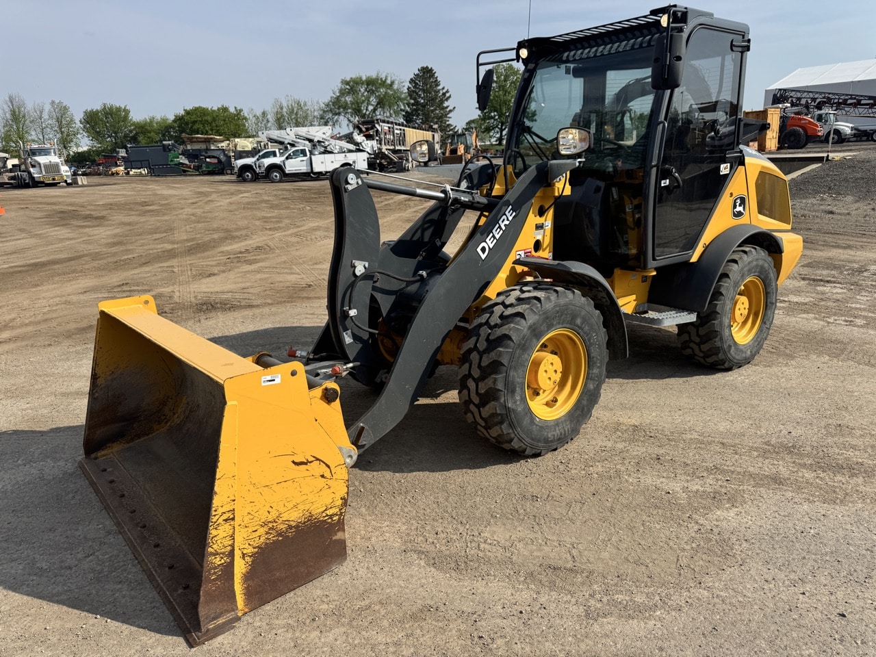 Photo of a 2022 John Deere 184 G