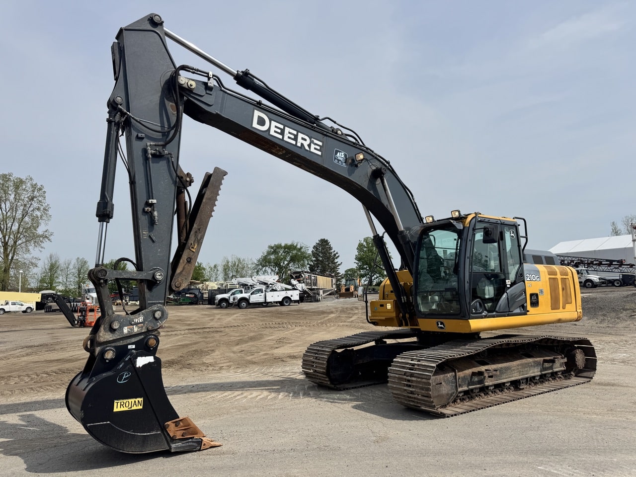 Photo of a 2017 John Deere 210GLC
