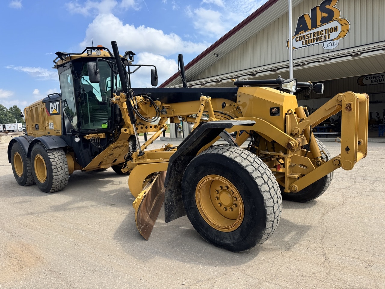 2012 Caterpillar 160M2