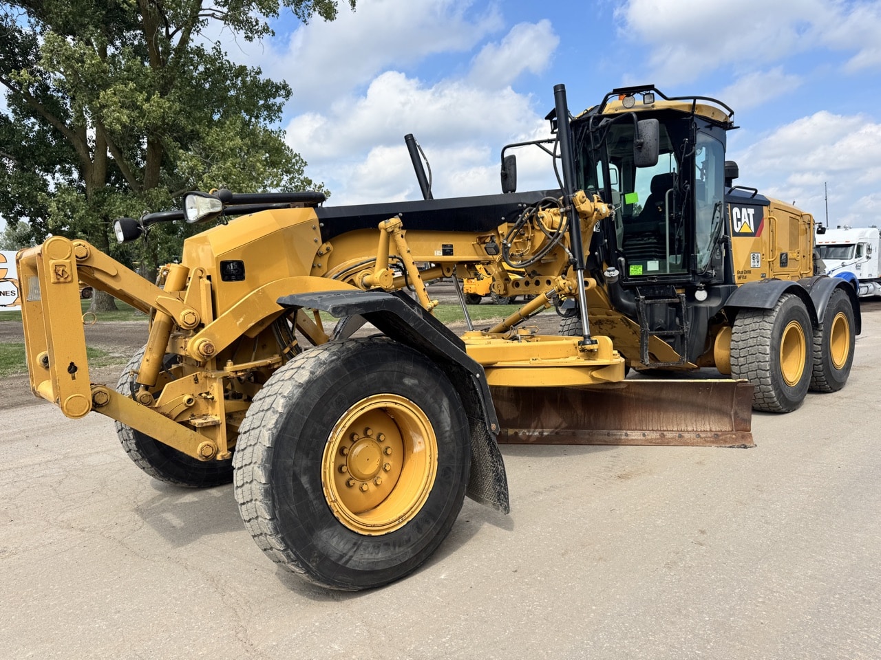 Photo of 2012 Caterpillar 160M2