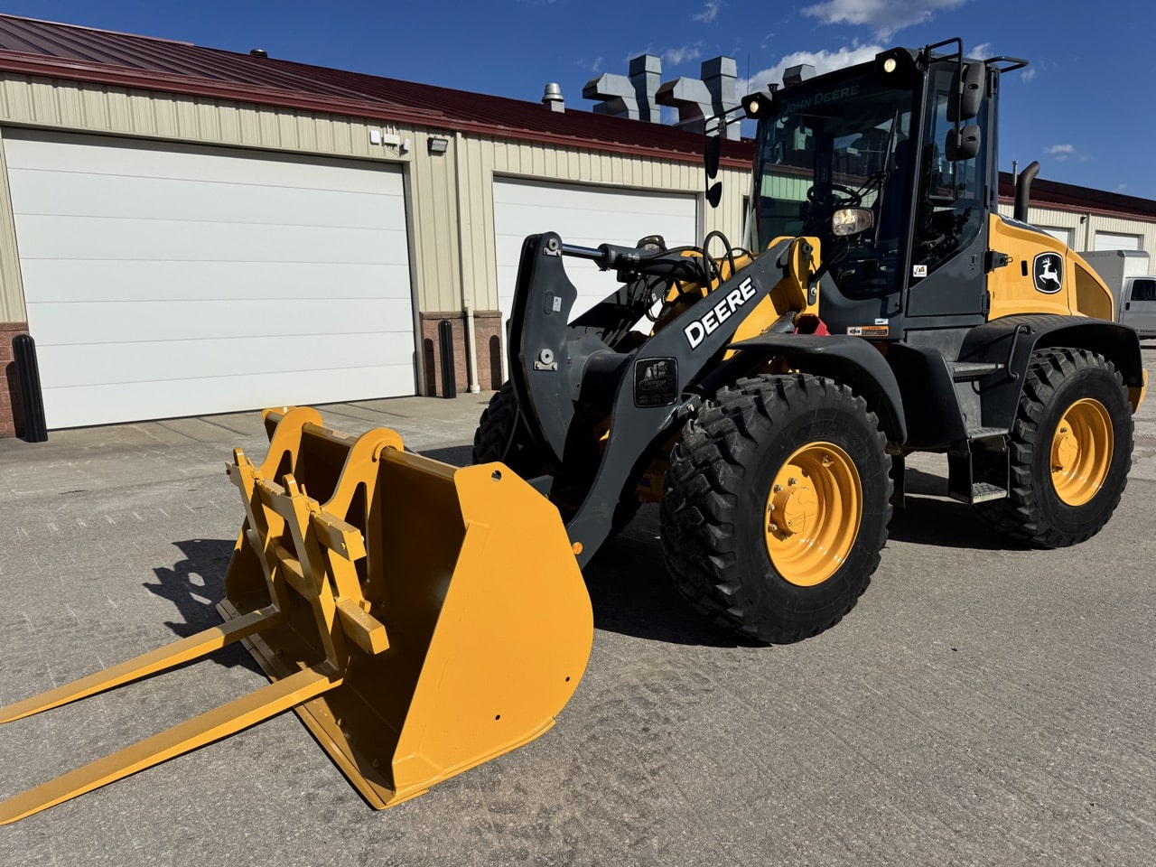 Photo of John Deere 344L