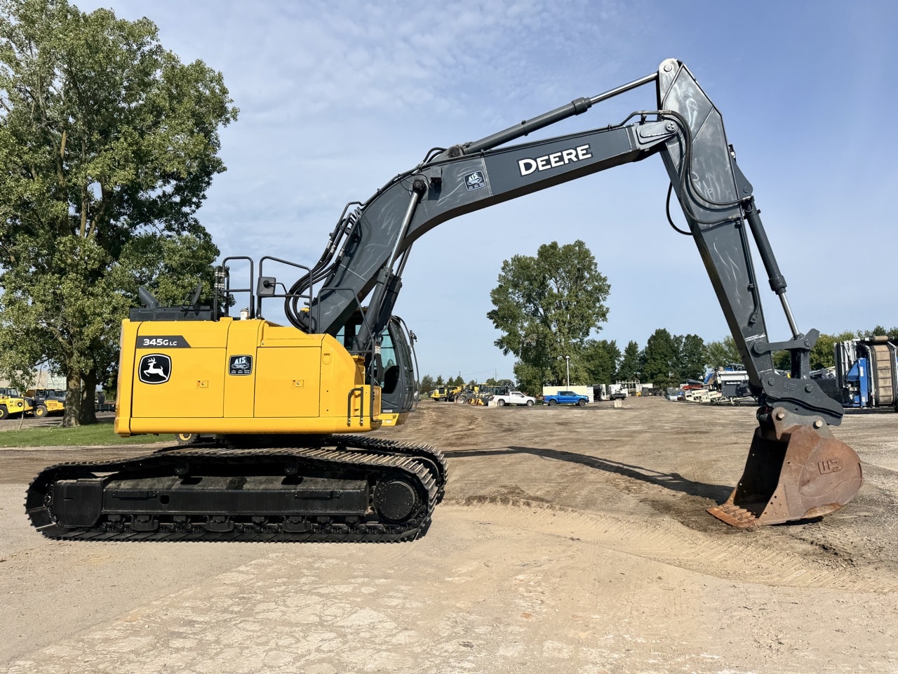 2022 John Deere 345GLC