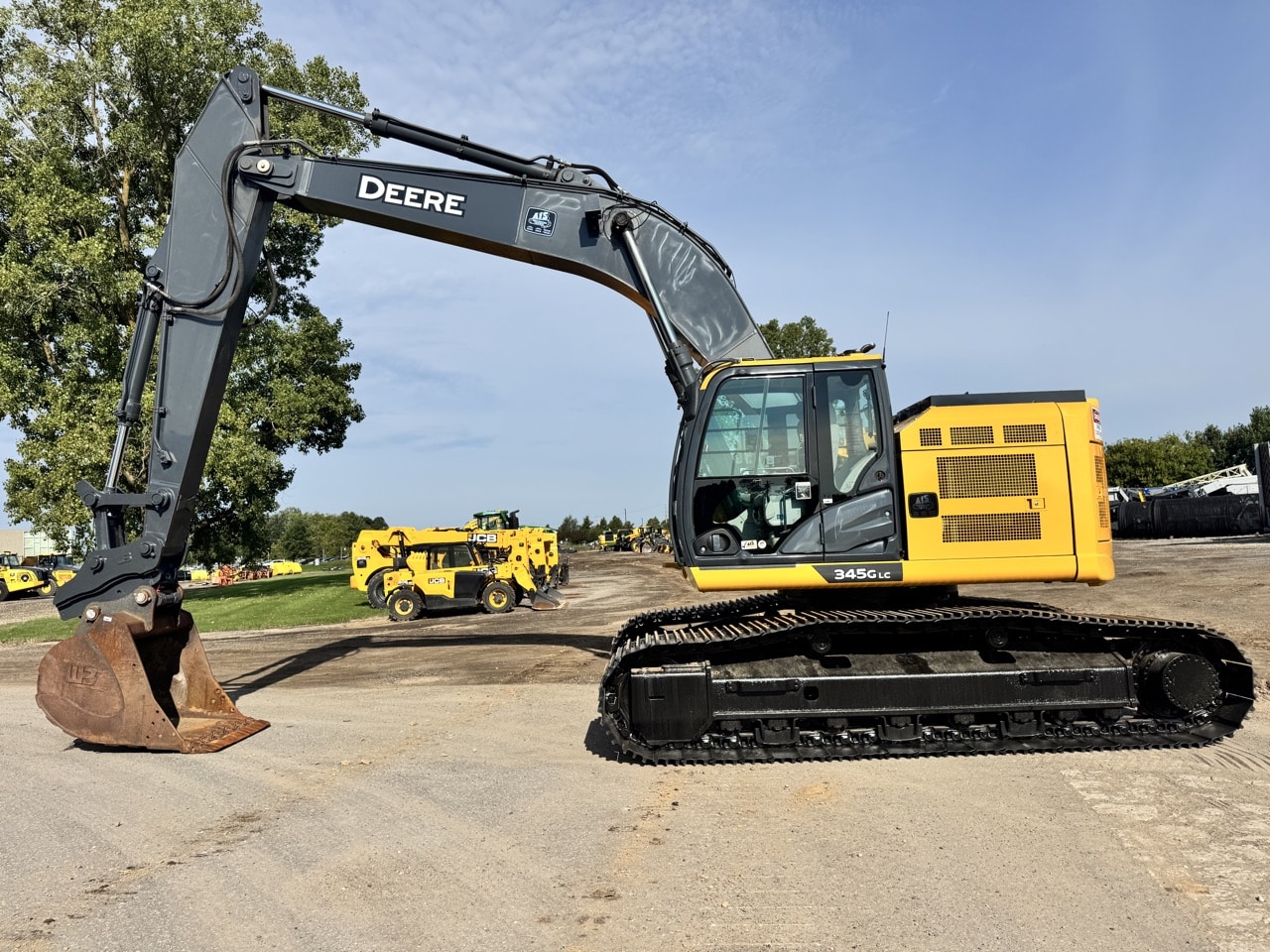 2022 John Deere 345GLC