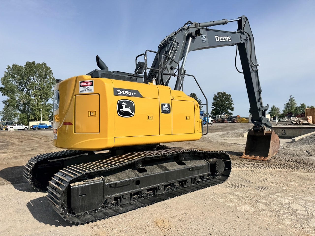 2022 John Deere 345GLC