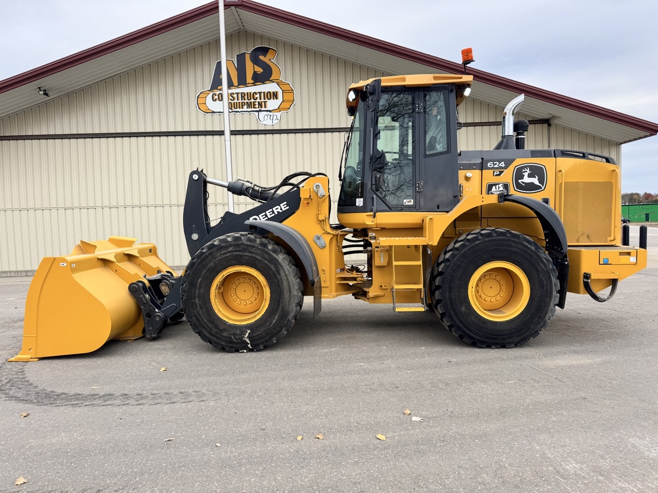 2022 John Deere 624P