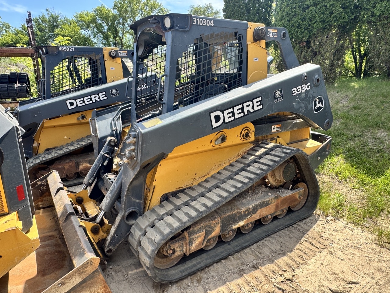 Photo of a  John Deere 333G