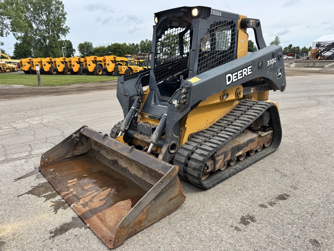Photo of a  John Deere 333G