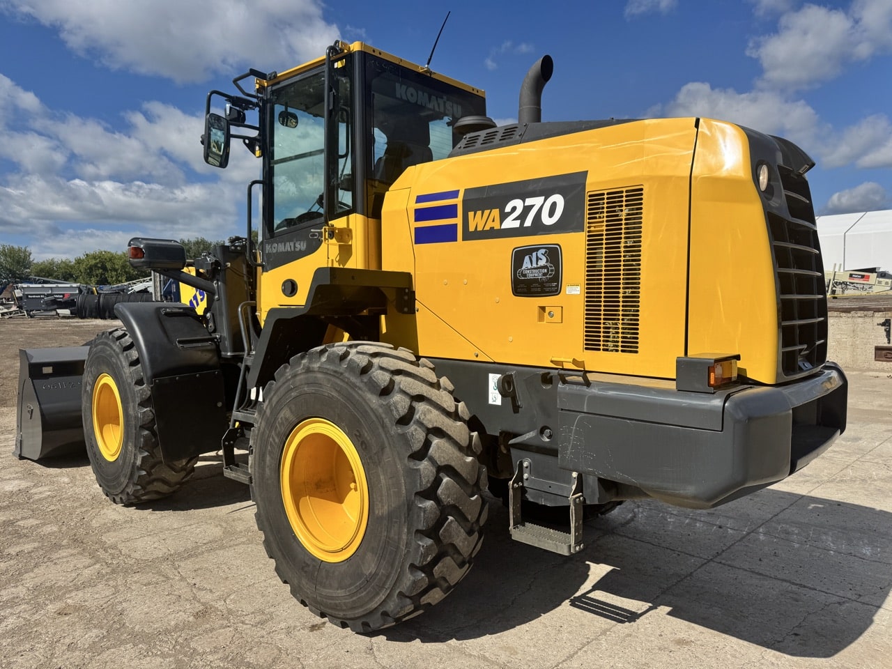 2022 Komatsu WA270-8