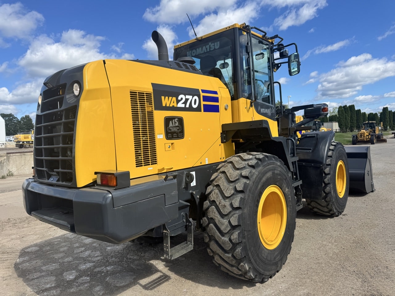 2022 Komatsu WA270-8