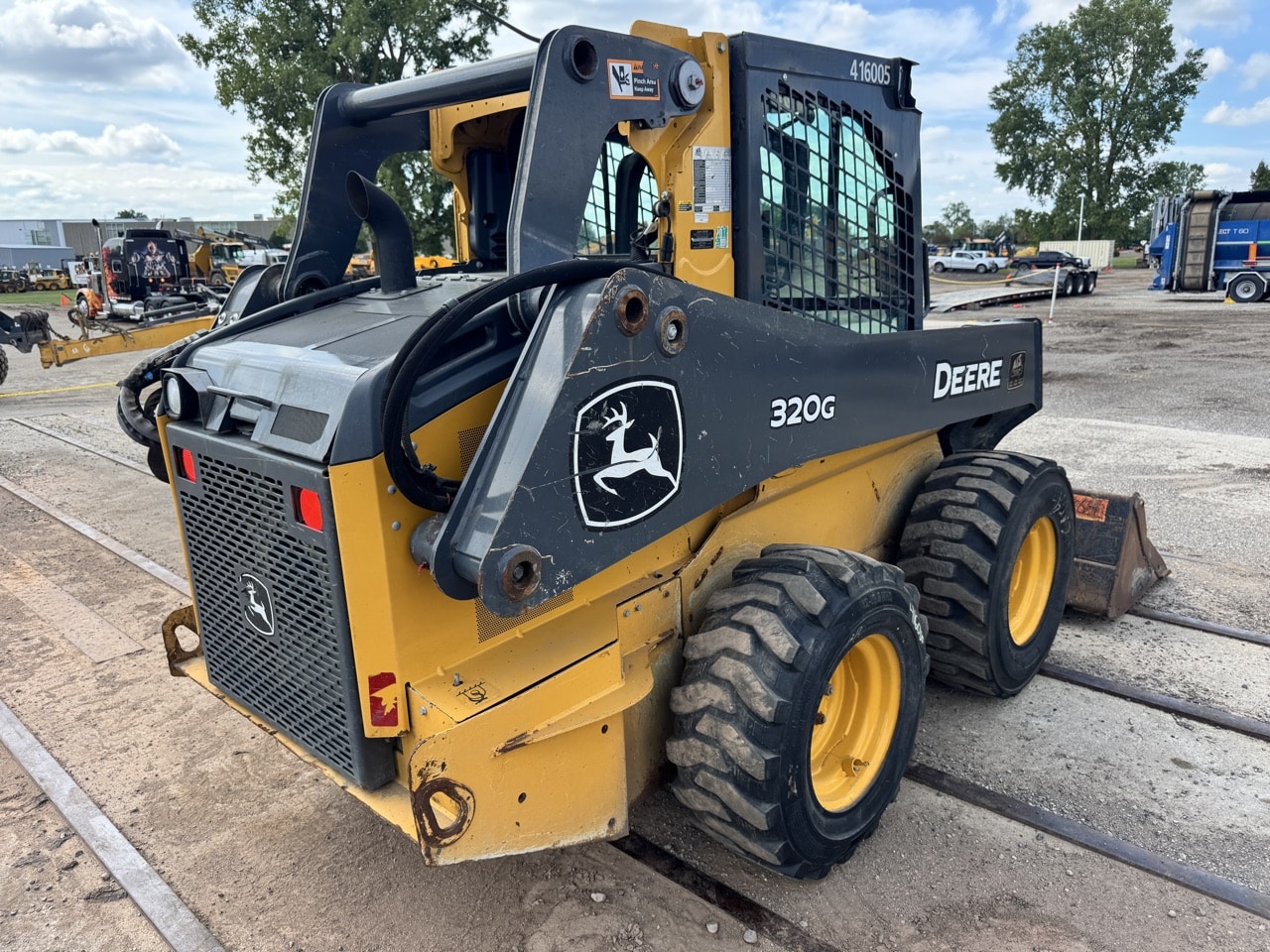 2020 John Deere 320G