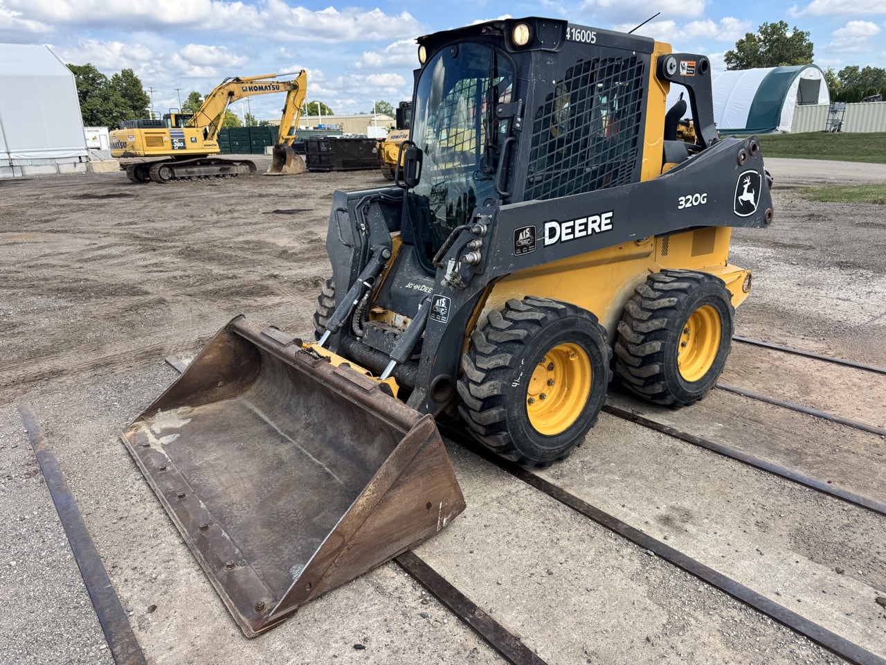 Photo of 2020 John Deere 320G