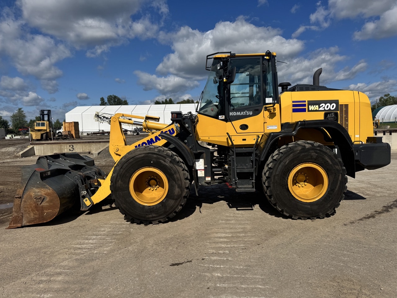 2023 Komatsu WA200-8